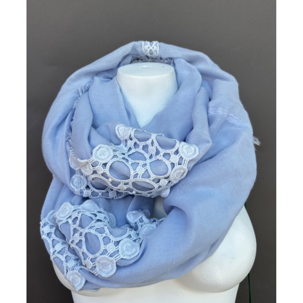 Hinge Infinity Mantilla Scarf Lavender Gray Crocheted Lace Church Chapel Boho